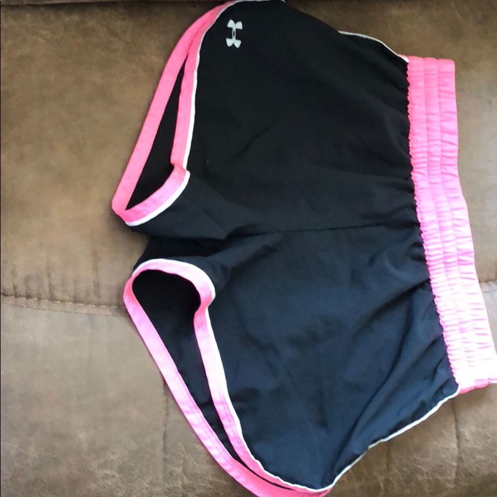 Black and pink under armour heat gear shorts!